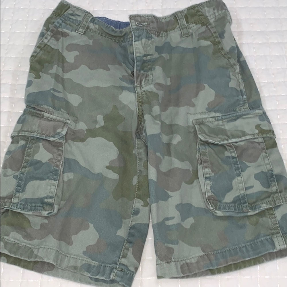 EUC Cat and Jack camo boys shorts size 10